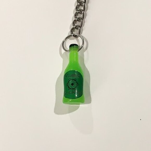 Fallout 4 Atomic Cocktail Bottle Keychain - 3.5inch Gaming Accessory - Picture 6 of 6